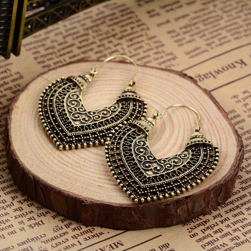 Vintage national style heart-shaped carved hollow-out Alloy earrings