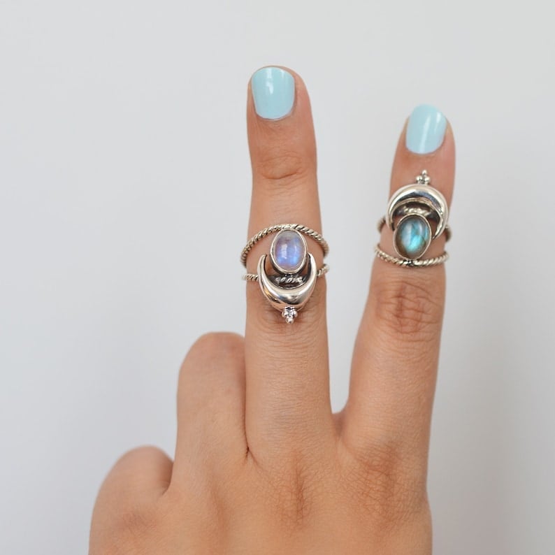 🎁Oval Rainbow Moonstone Moon Phase Ring